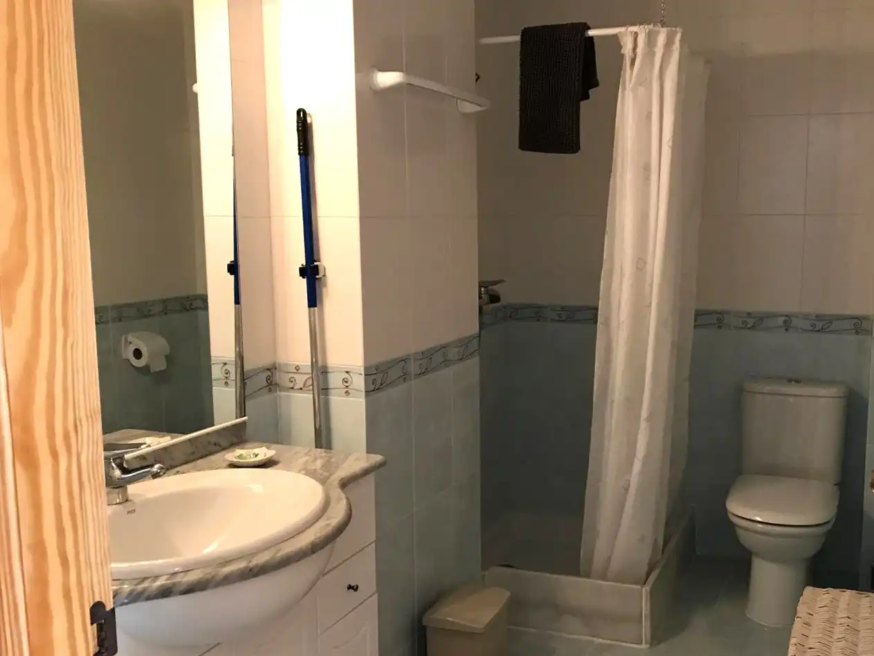 Badezimmer von Wohnung zum Verkauf in L'Ametlla de Mar  mit Klimaanlage und Balkon