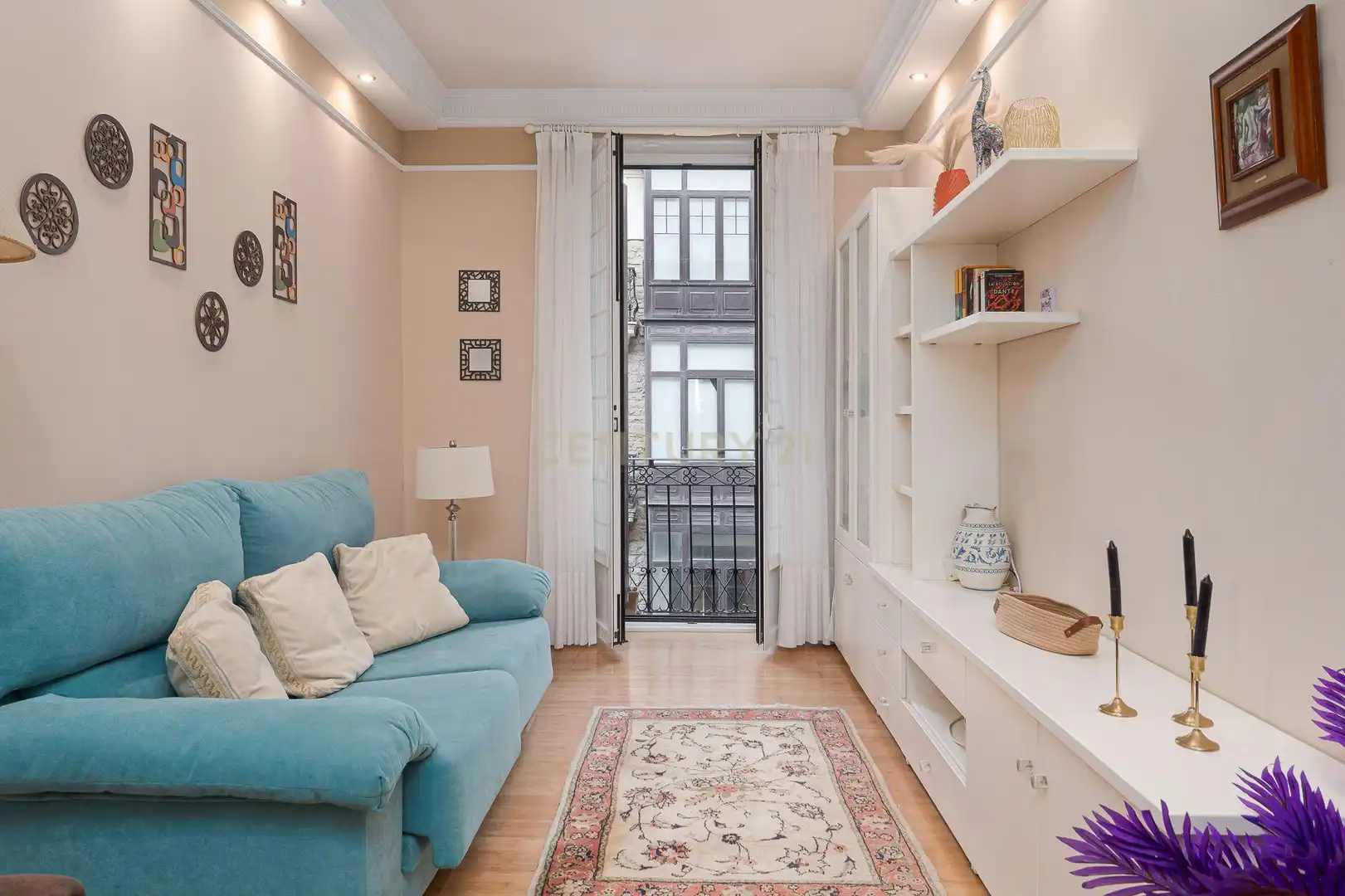 Dormitori de Apartament en venda en Donostia - San Sebastián  amb Forn, Rentadora i Microones