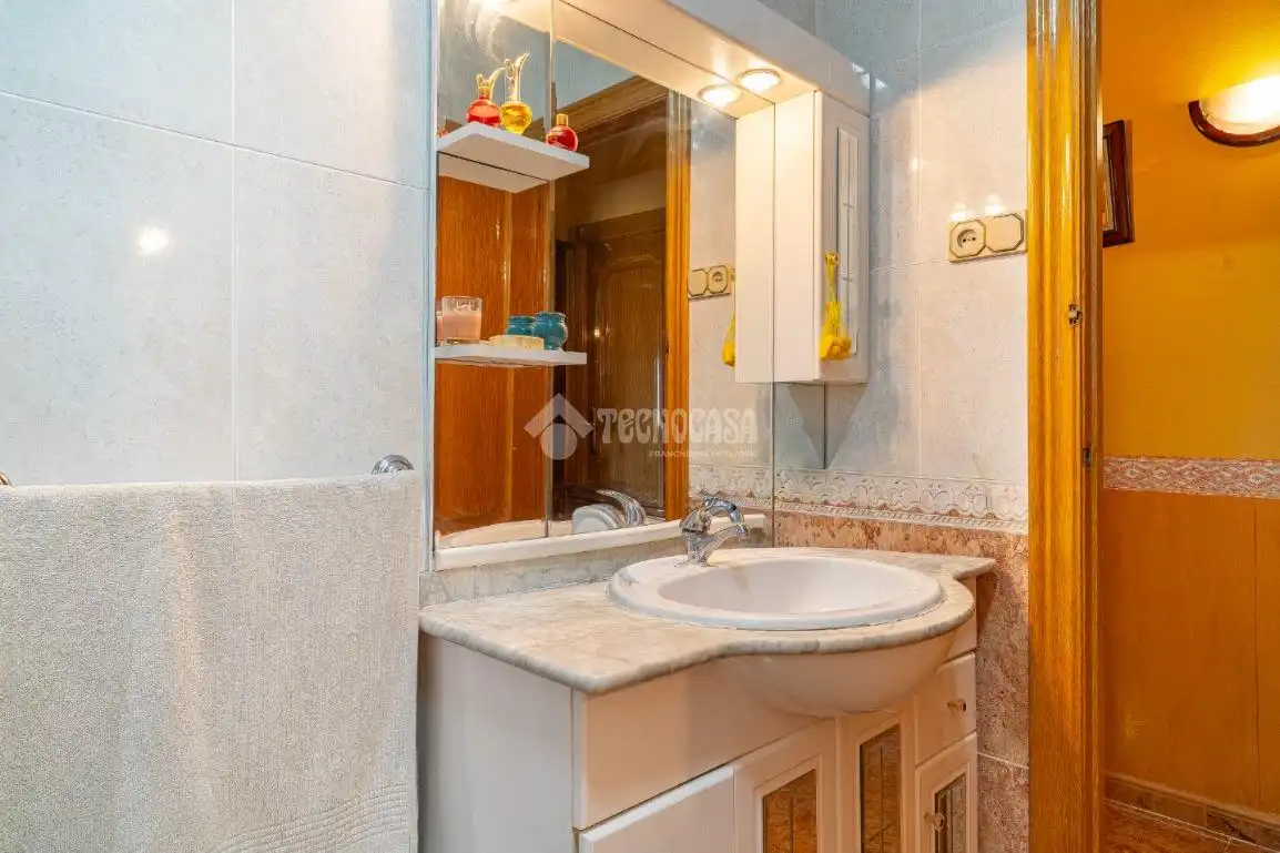 Bathroom of Flat for sale in Villacarrillo, Jaén