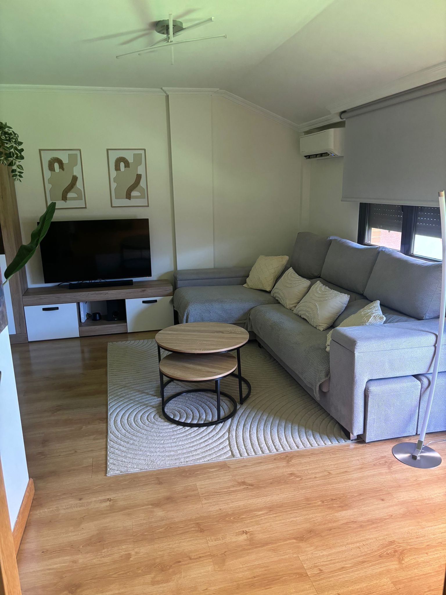 Wohnzimmer von Dachboden zum verkauf in Castellanos de Moriscos mit Heizung und Möbliert