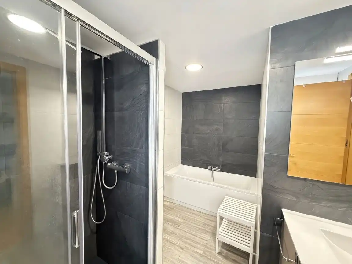 Bathroom of Flat for sale in Alcalá de Henares  with Air Conditioner, Heating and Terrace