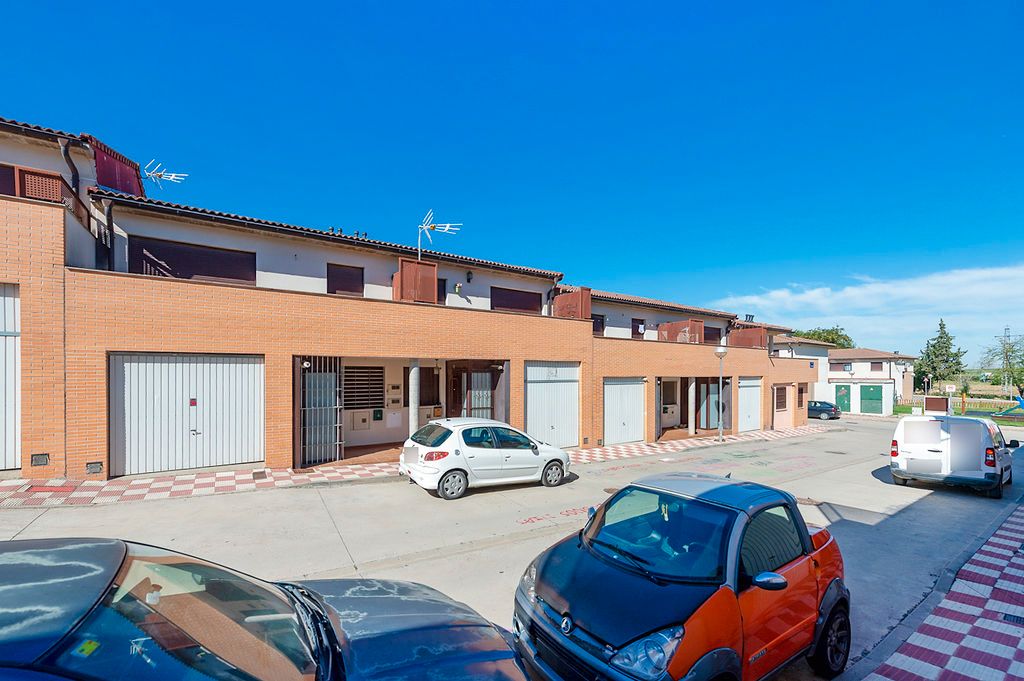 Single-family semi-detached for rent in C/ Ribera, Cadreita