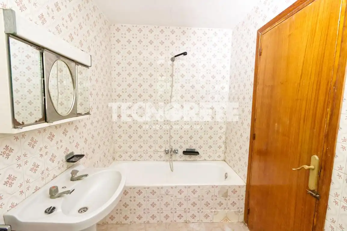 Baño de Casa adosada en venta en Consuegra con Jardín privado