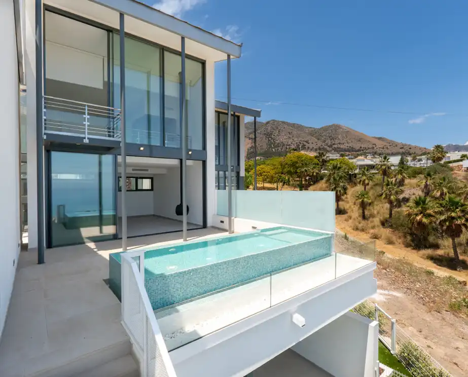 Flat with pool for sale in El Higuerón