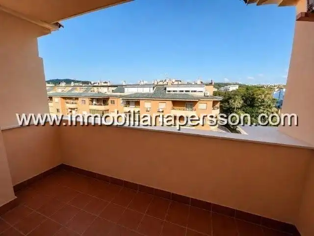 Piso con terraza en venta en San Luis de Sabinillas