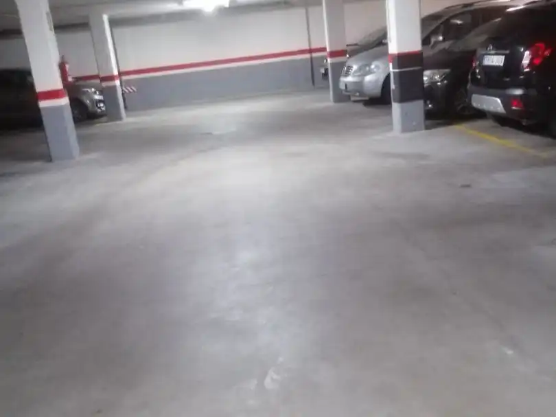 Aparcament de Pis en venda en Valladolid Capital amb Piscina