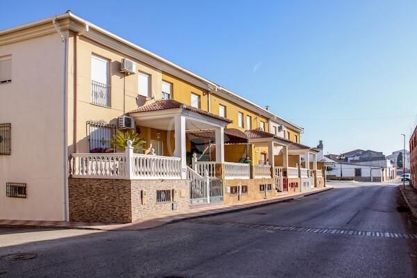 Exterior view of House or chalet for sale in Torreblascopedro  with Terrace