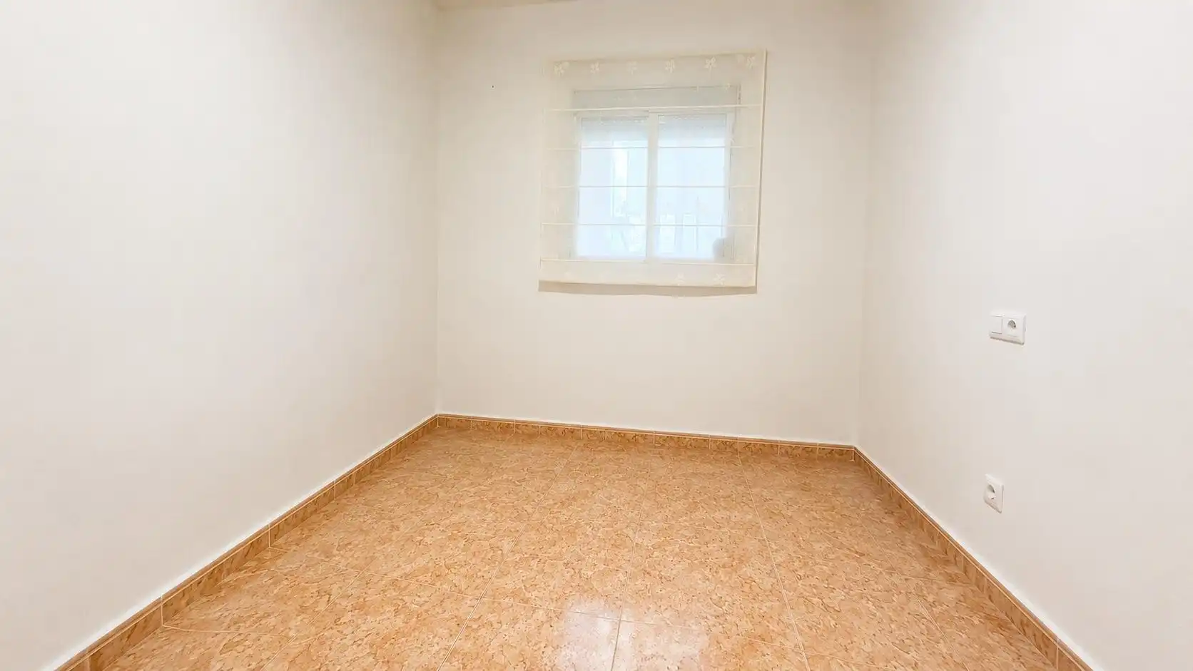 Schlafzimmer von Dachboden zum Verkauf in Massamagrell mit Klimaanlage, Terrasse und Abstellraum