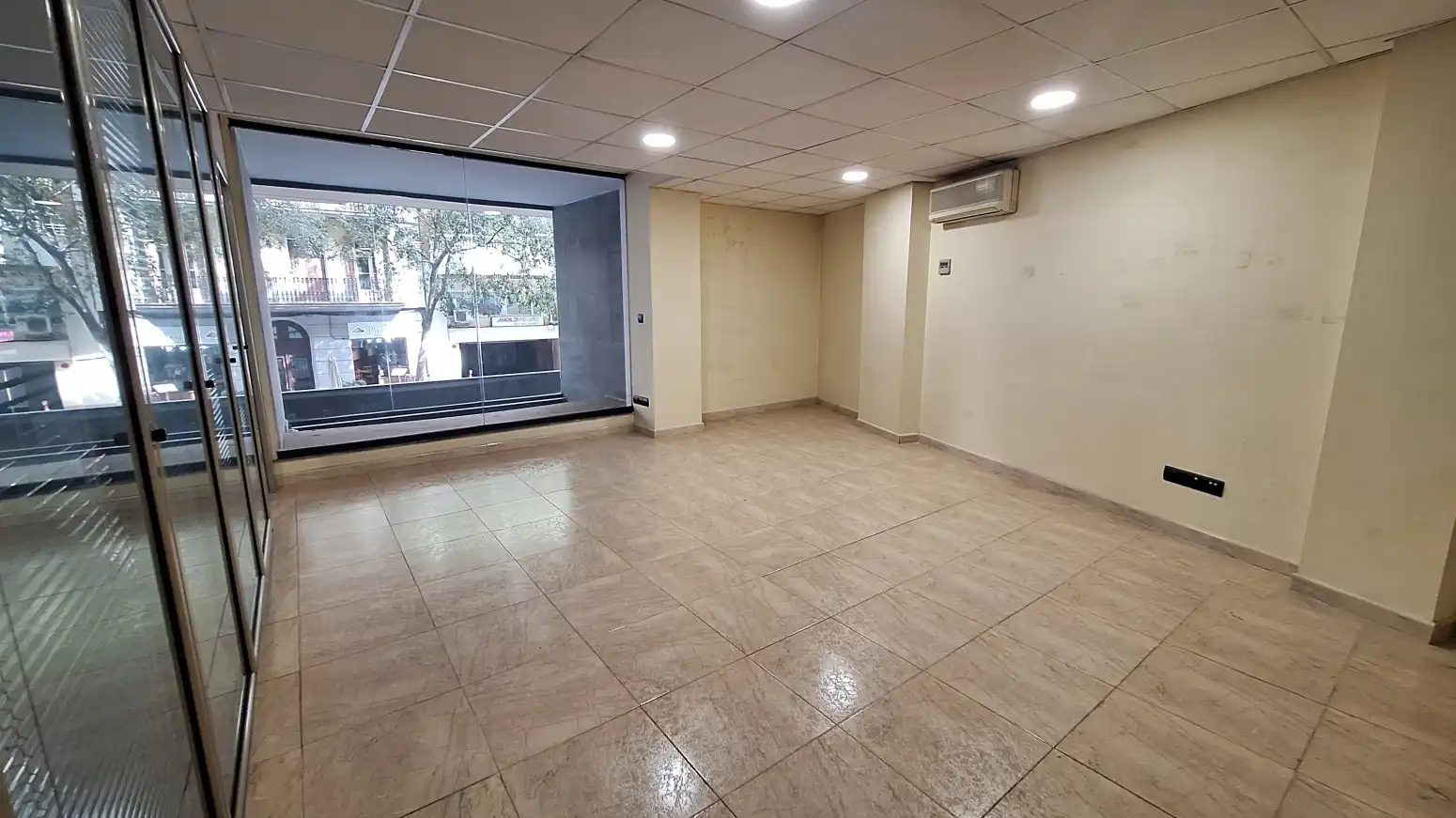 Local comercial en venda a Barcelona - CL VILADOMAT, imagen 10