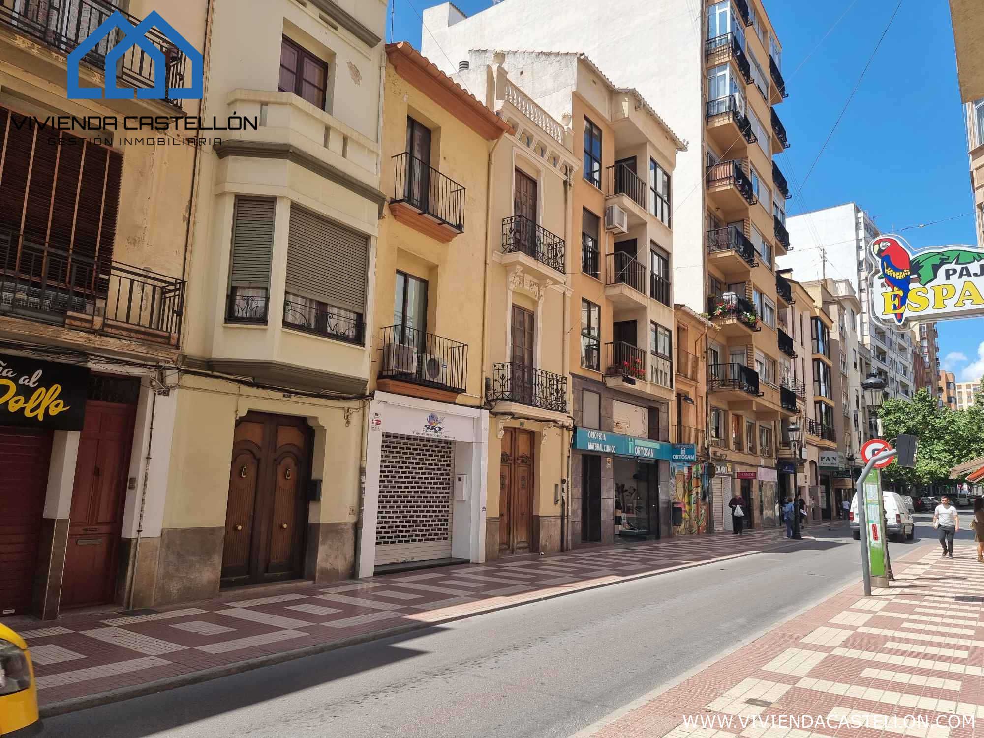 Casa adosada en venda a Carrer de Sant Vicent, Hospital - Plaza del Real