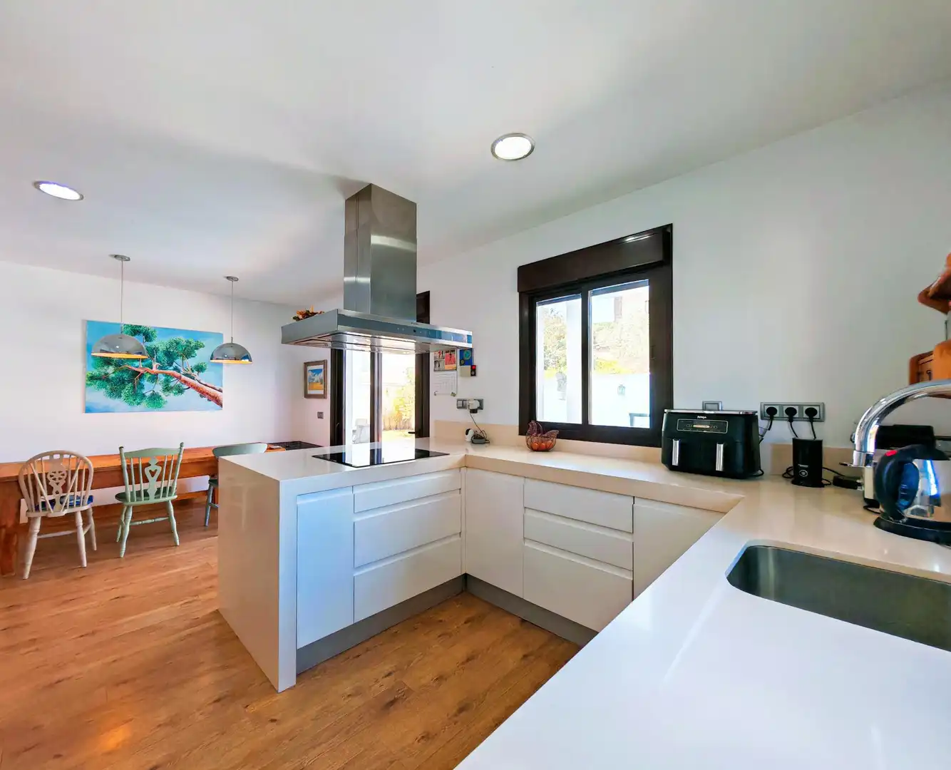 Cocina de Casa o chalet en venta en Chiclana de la Frontera con Aire acondicionado, Jardín privado y Terraza