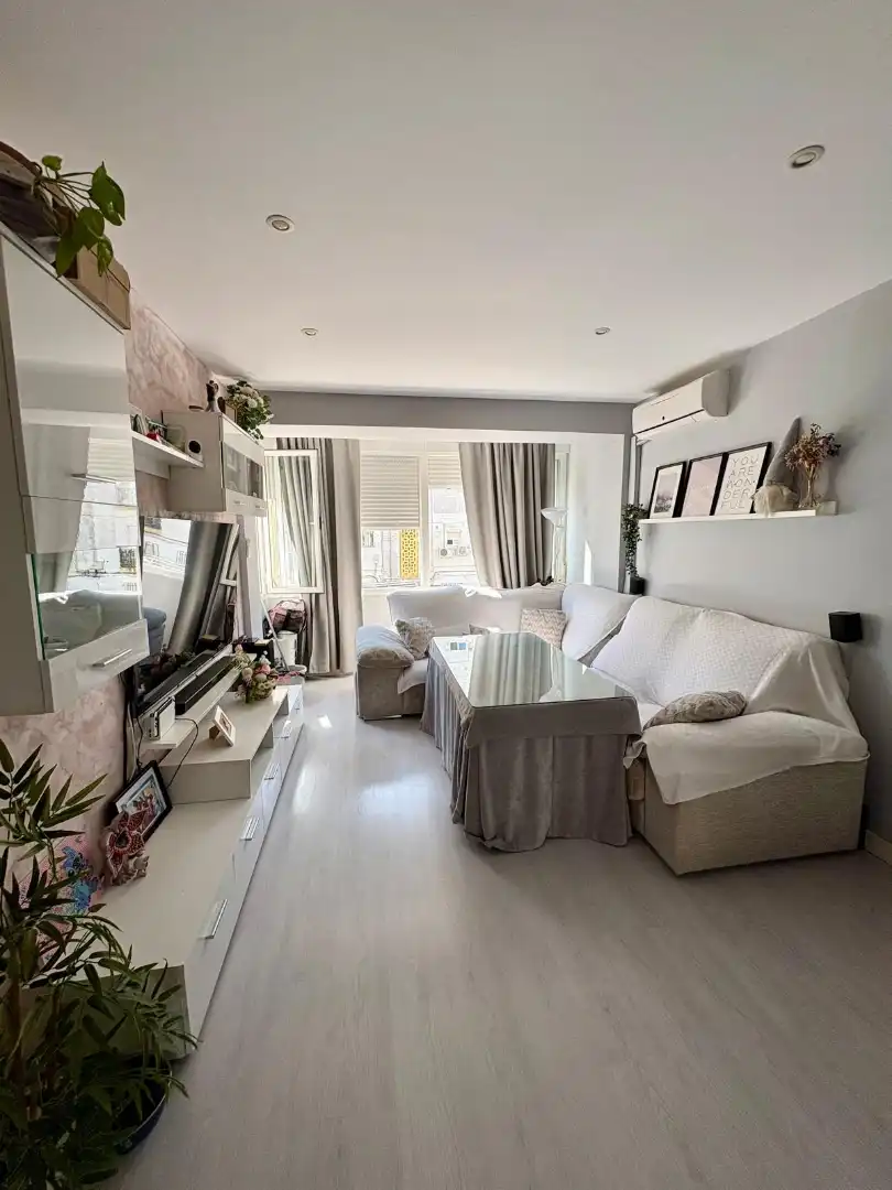 Sala d'estar de Pis en venda en Jerez de la Frontera amb Aire condicionat i Balcó