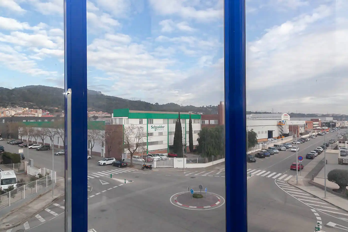 Vista exterior de Nave industrial en venta en Molins de Rei con Alarma