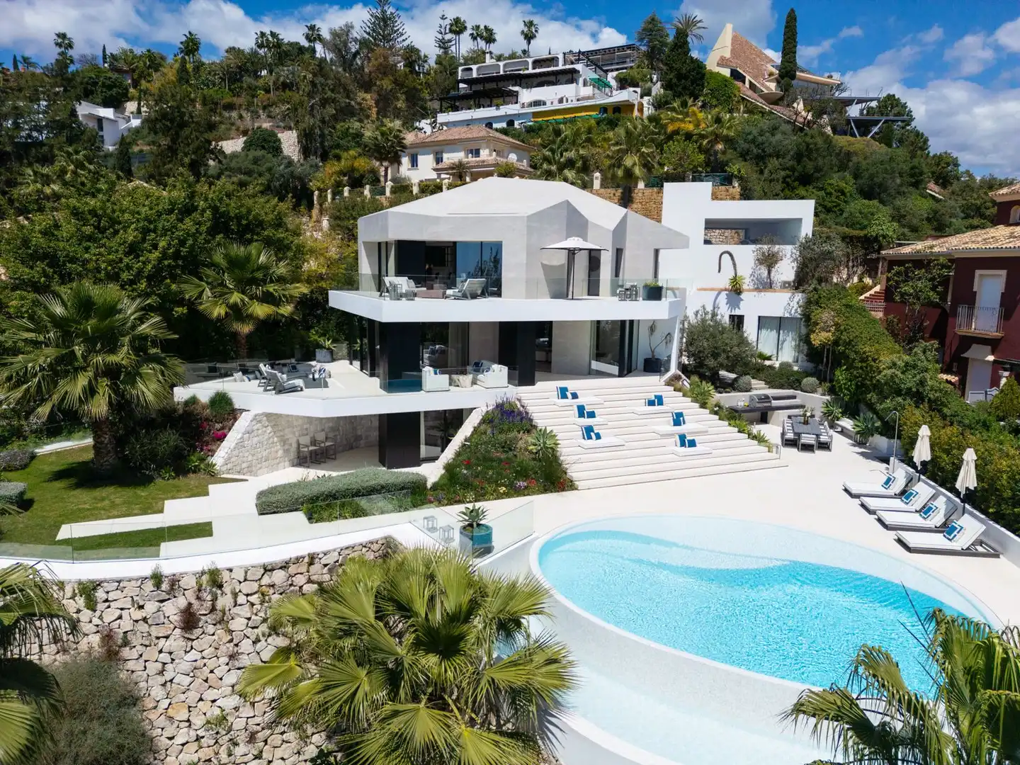 Chalet con piscina en venta en Calle Halcon Peregrino 18