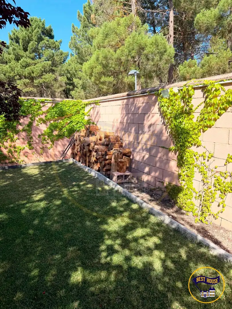 Jardí de Casa adosada en venda en Chillarón de Cuenca amb Calefacció, Jardí privat i Terrassa