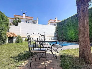 Maison jumelée avec piscine à vendre à Peligros