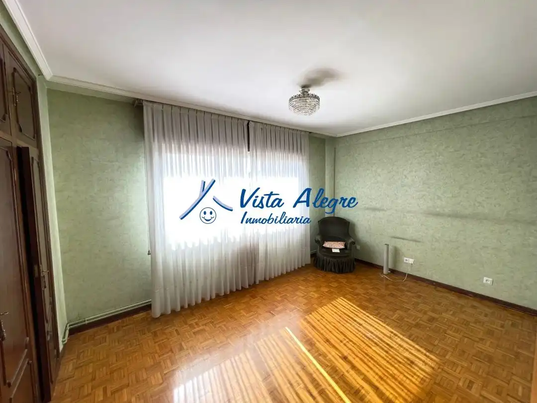Sala de estar de Piso en venta en Haro con Calefacción, Terraza y Trastero