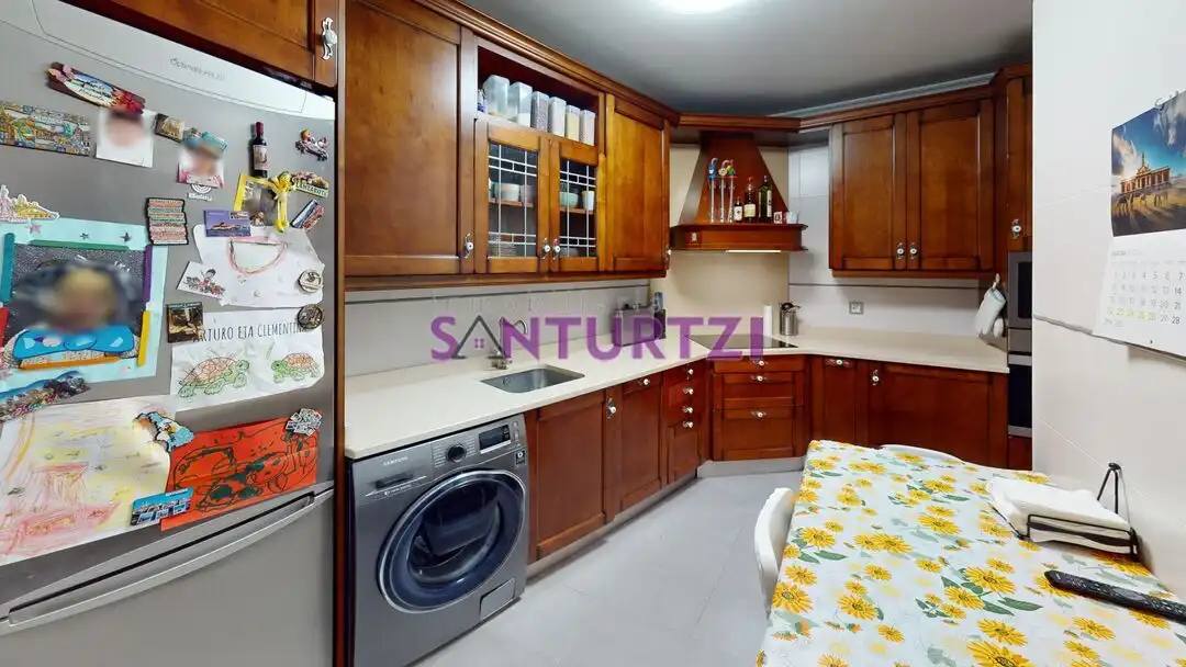 Cocina de Piso en venta en Santurtzi  con Calefacción, Terraza y Trastero