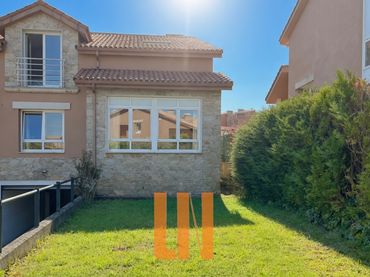 Chalet con jardín en venta en Playa Lago 54
