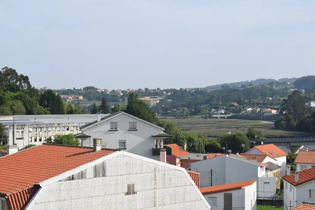 Vista exterior de Àtic en venda en Miño amb Calefacció, Terrassa i Traster