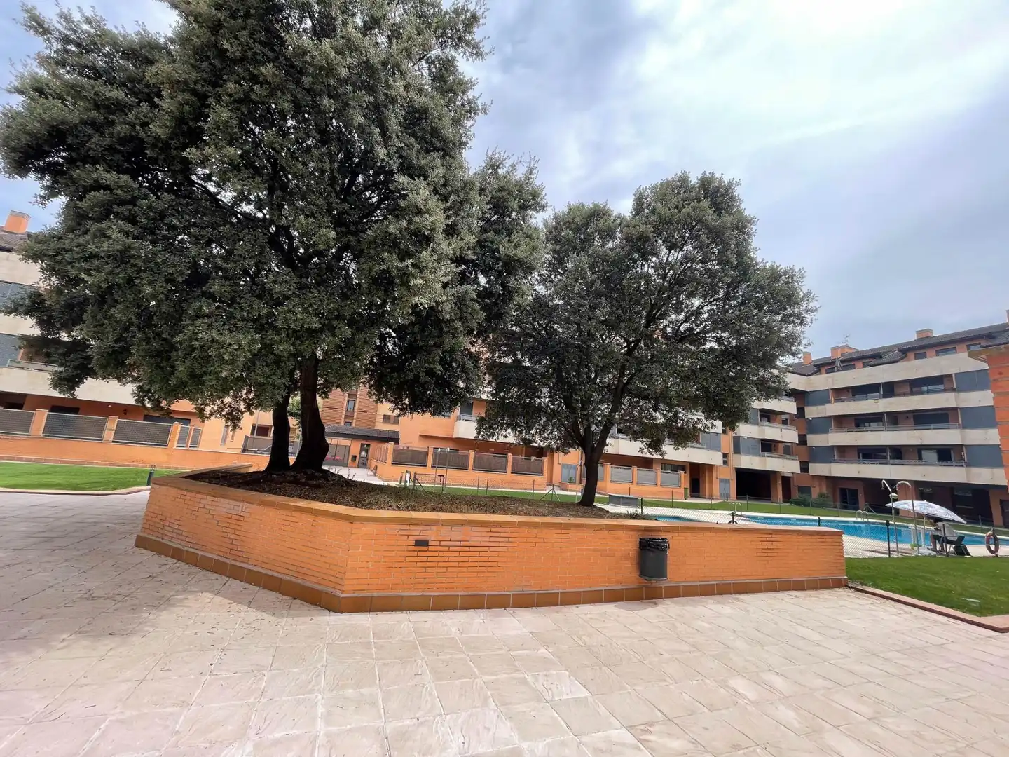 Vista exterior de Piso en venta en Yebes con Aire acondicionado, Calefacción y Jardín privado