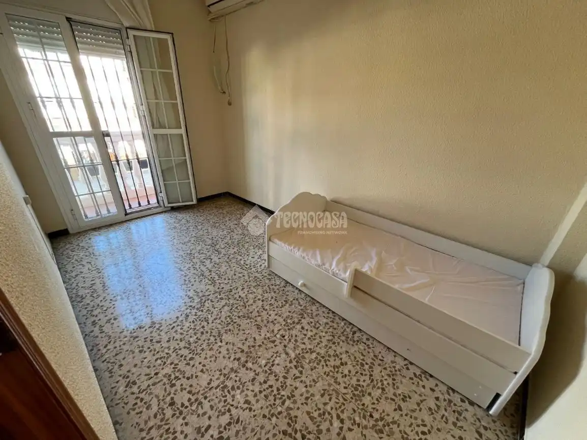 Dormitori de Casa o xalet en venda en Dos Hermanas