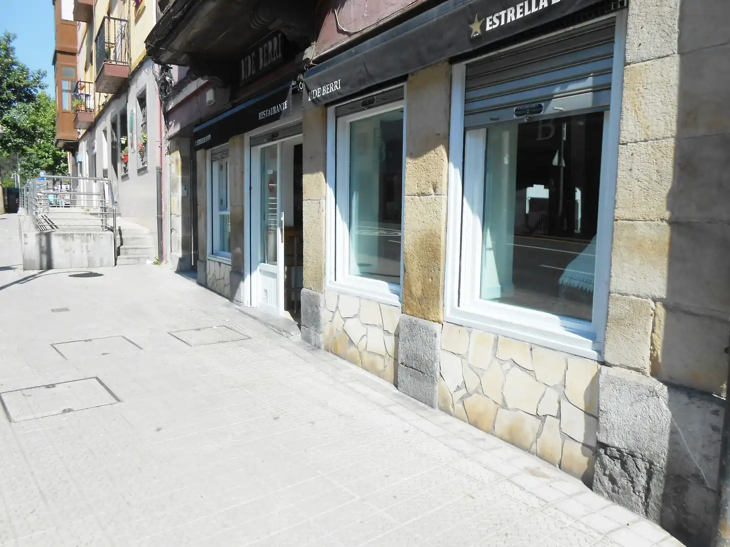 Vista exterior de Local en venta en Bilbao  con Aire acondicionado