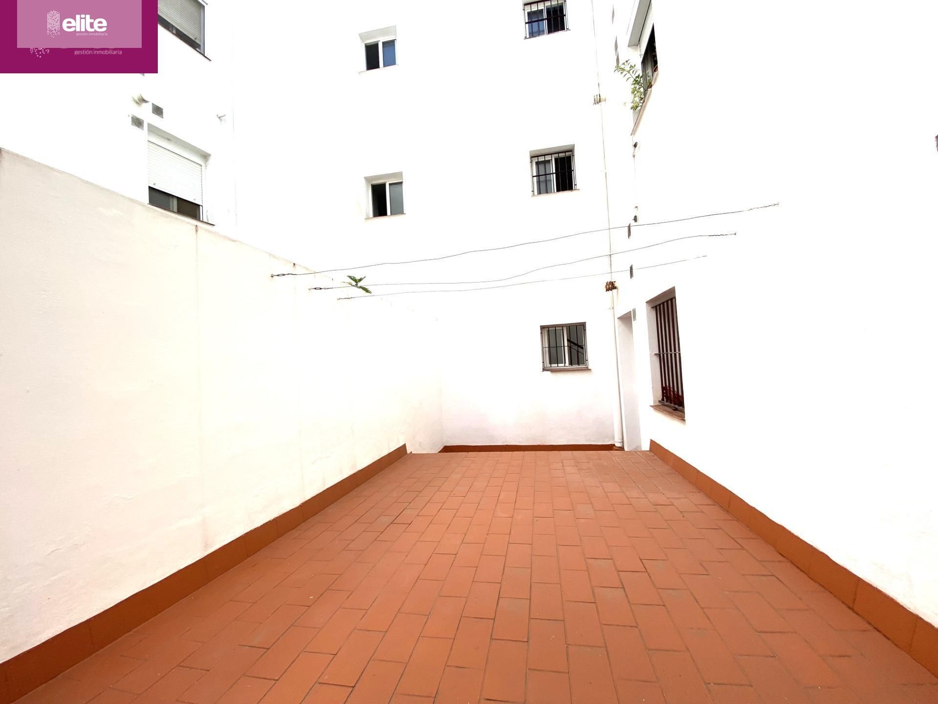 Wohnung zum Verkauf in Jerez de la Frontera mit Klimaanlage und Privatgarten