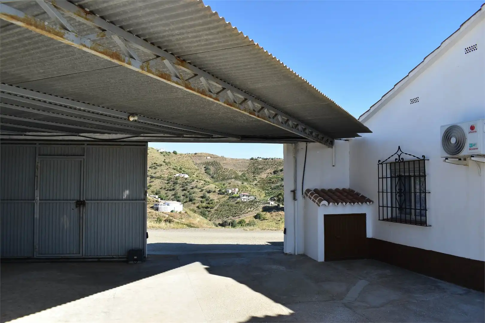 Country homes for sale in Iznate  with Air Conditioner, Private garden and Terrace