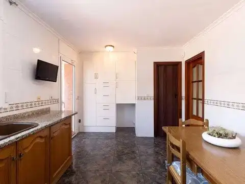 Casa aparellada amb terrassa en venda a Carrer Puigmal, imagen 19