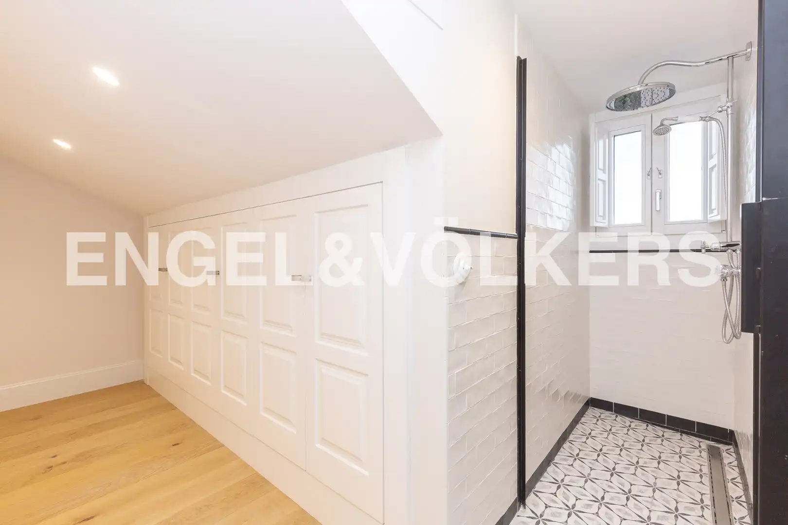 Baño de Ático en venta en Madrid con Aire acondicionado, Calefacción y Amueblado