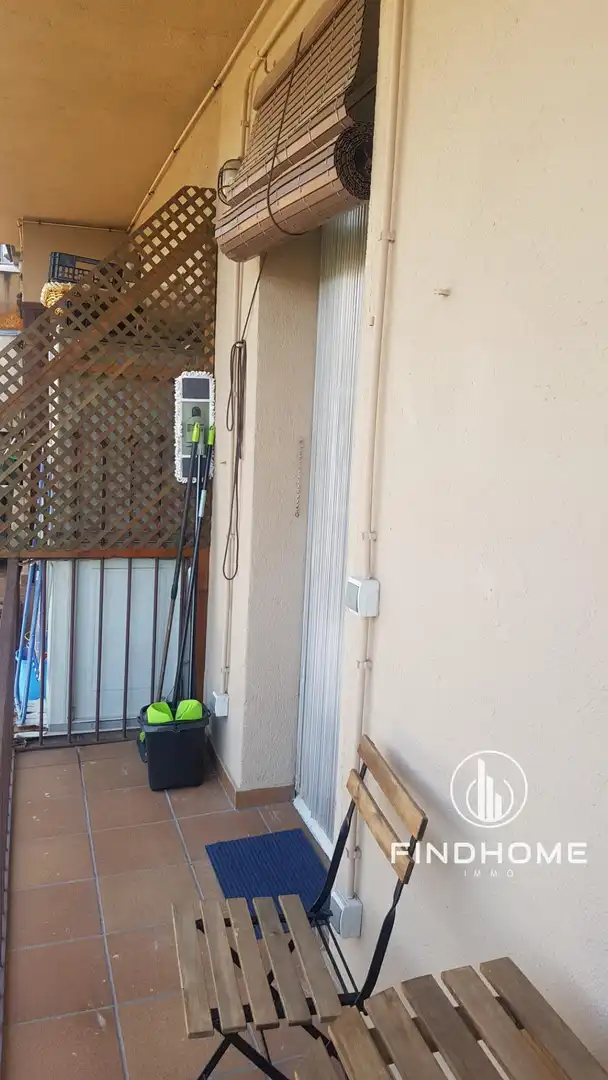 Exterior view of Flat for sale in Olot  with Air Conditioner, Heating and Terrace