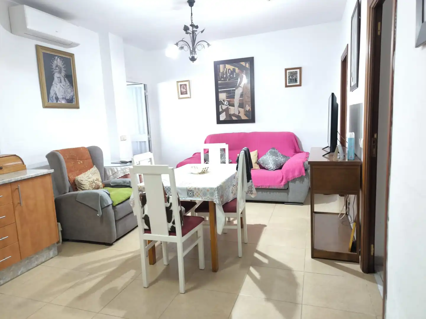 Living room of Detached homes for sale in Marbella  with Parquet flooring, Terrace and Oven