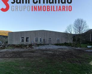 Außenansicht von Fabrikhallen zum verkauf in Corvera de Toranzo