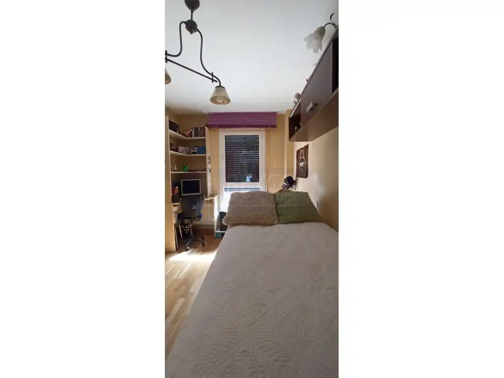 Habitación de Casa adosada en venta en Miranda de Ebro con Jardín privado y Piscina