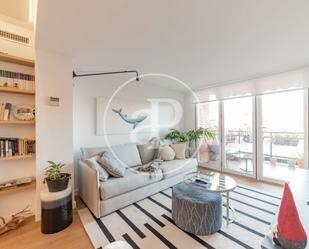 Living room of Flat to rent in  Madrid Capital  with Air Conditioner, Heating and Terrace