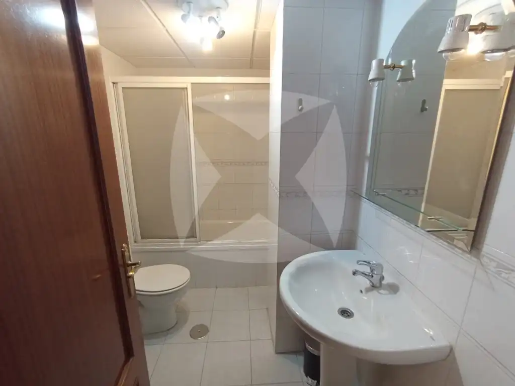 Baño de Piso de alquiler en Badajoz con Aire acondicionado, Terraza y Amueblado