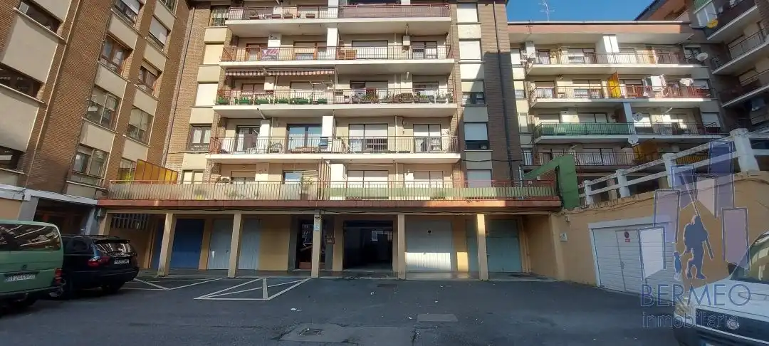 Vista exterior de Local en venta en Bermeo