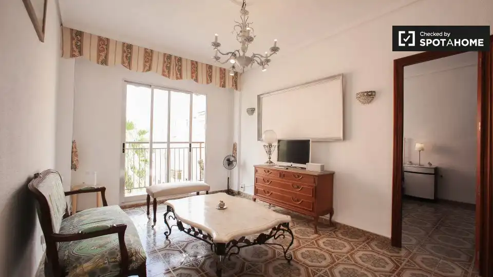 Sala d'estar de Pis de lloguer en Valencia amb Aire condicionat, Calefacció i Moblat