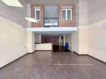 Local comercial en alquiler en Carrer de Francesc Macià i Llussà 11