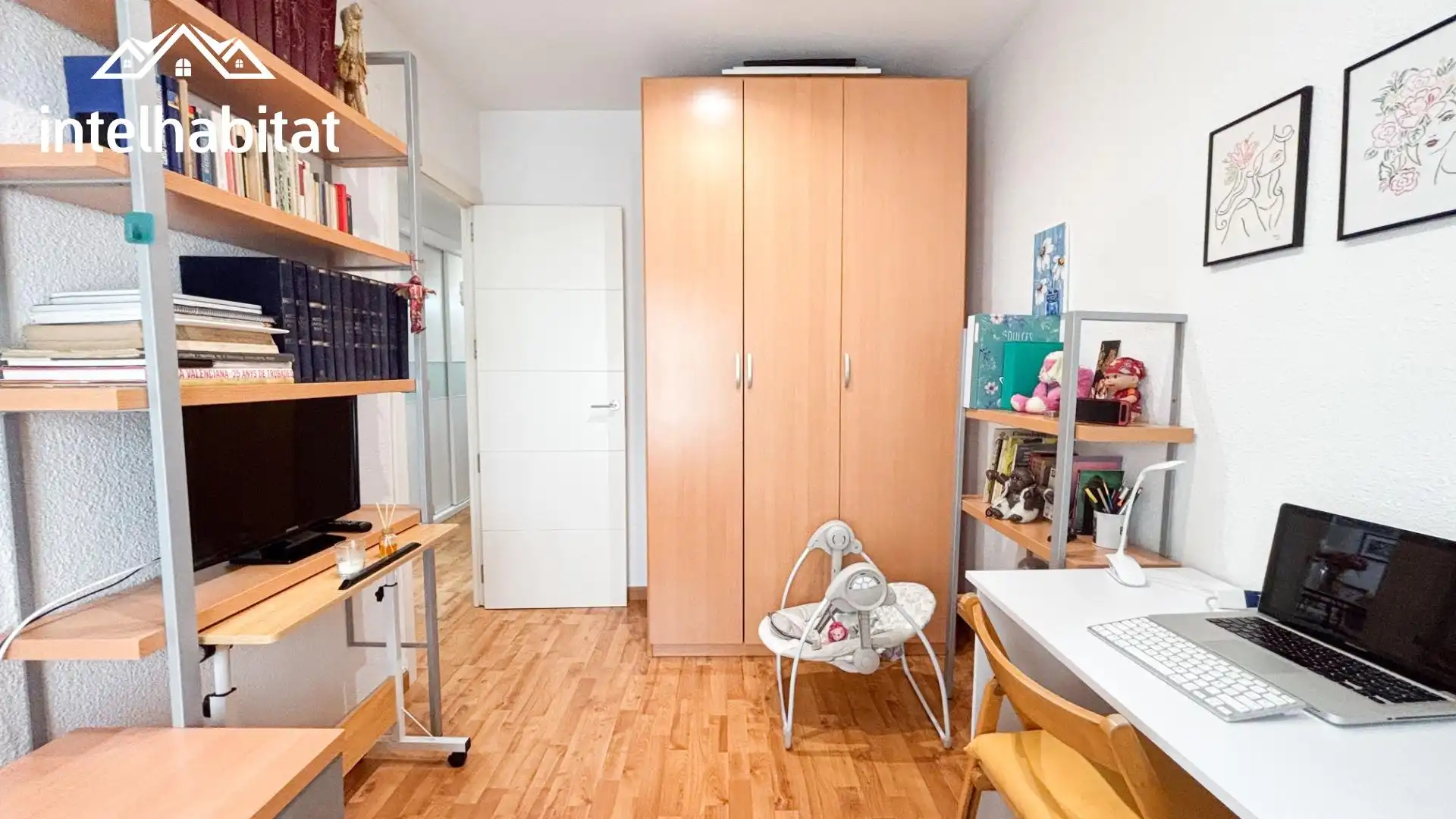 Habitación de Piso en venta en Valencia con Aire acondicionado y Balcón