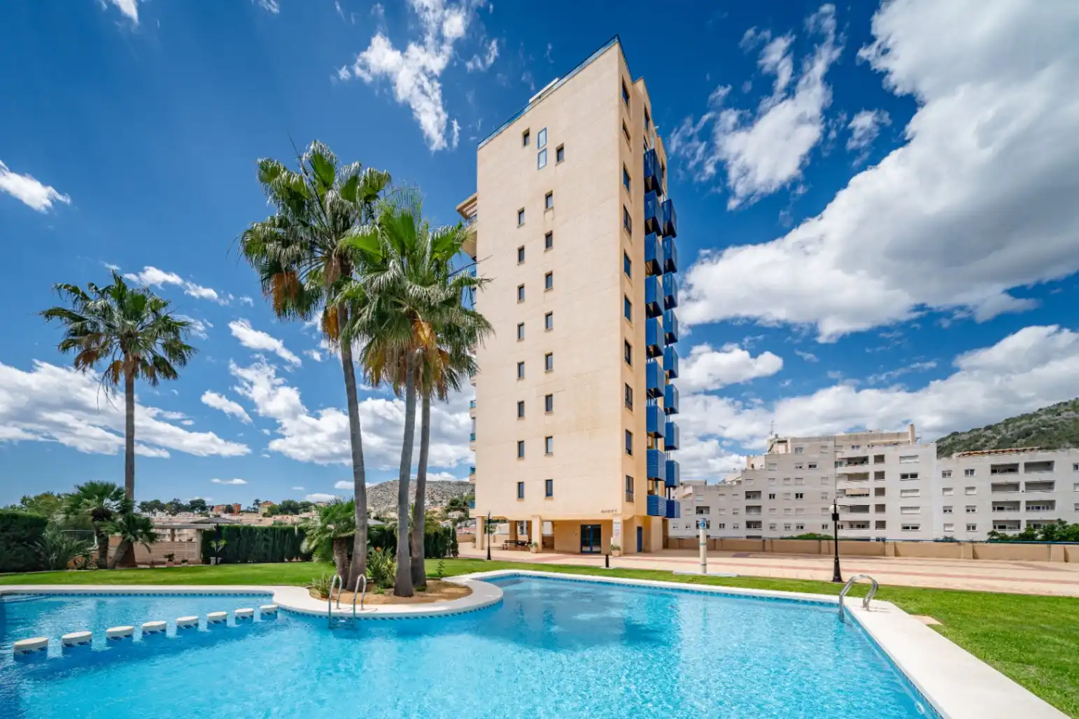 Vista exterior de Apartamento en venta en Calpe / Calp con Terraza y Amueblado