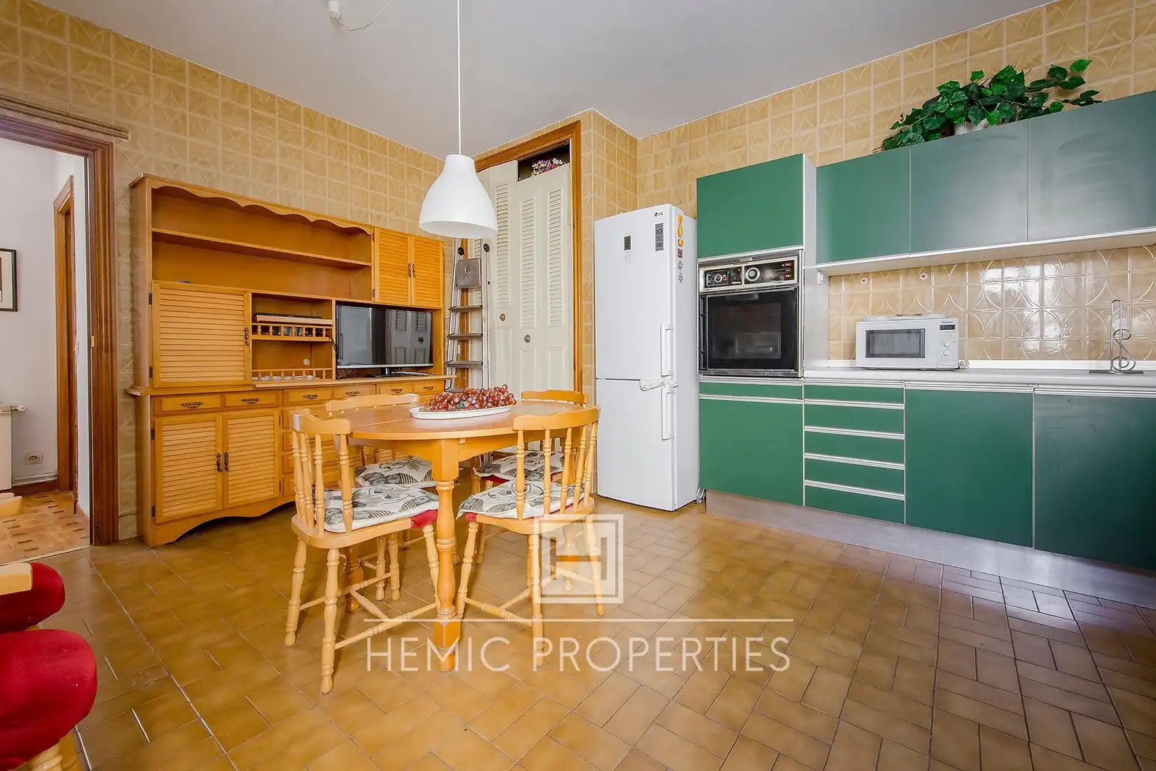 Cocina de Piso en venta en Madrid con Trastero y Balcón