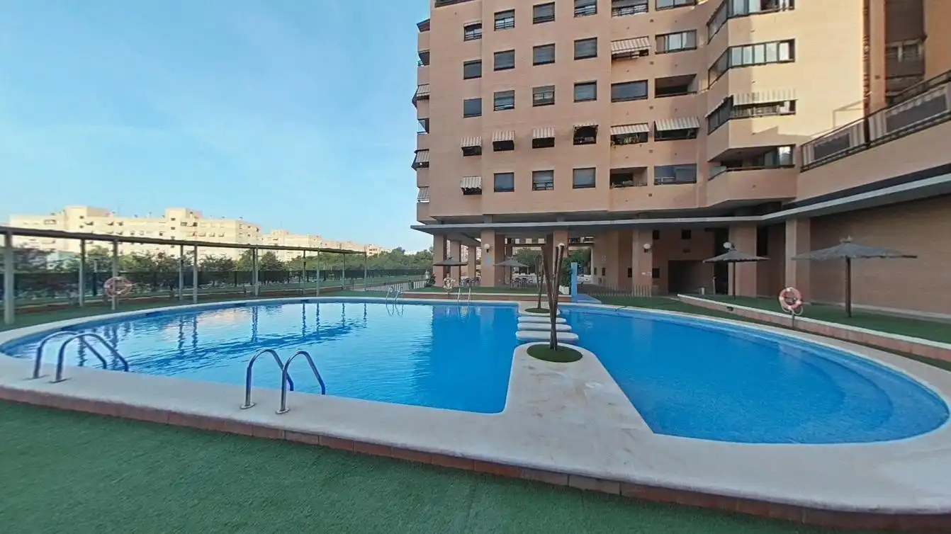 Piscina de Pis en venda en Alicante / Alacant amb Piscina