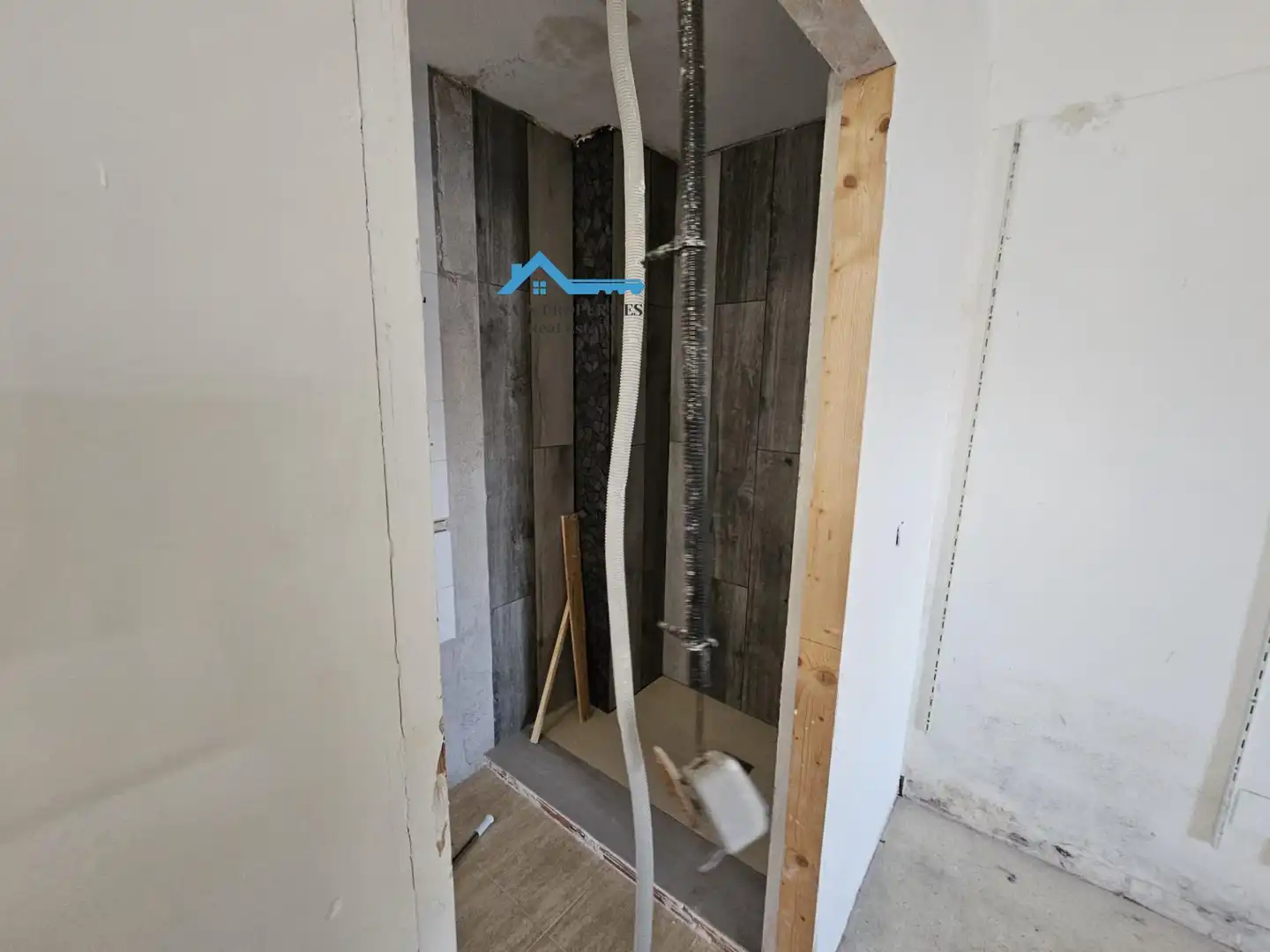 Baño de Local en venta en La Nucia con Terraza