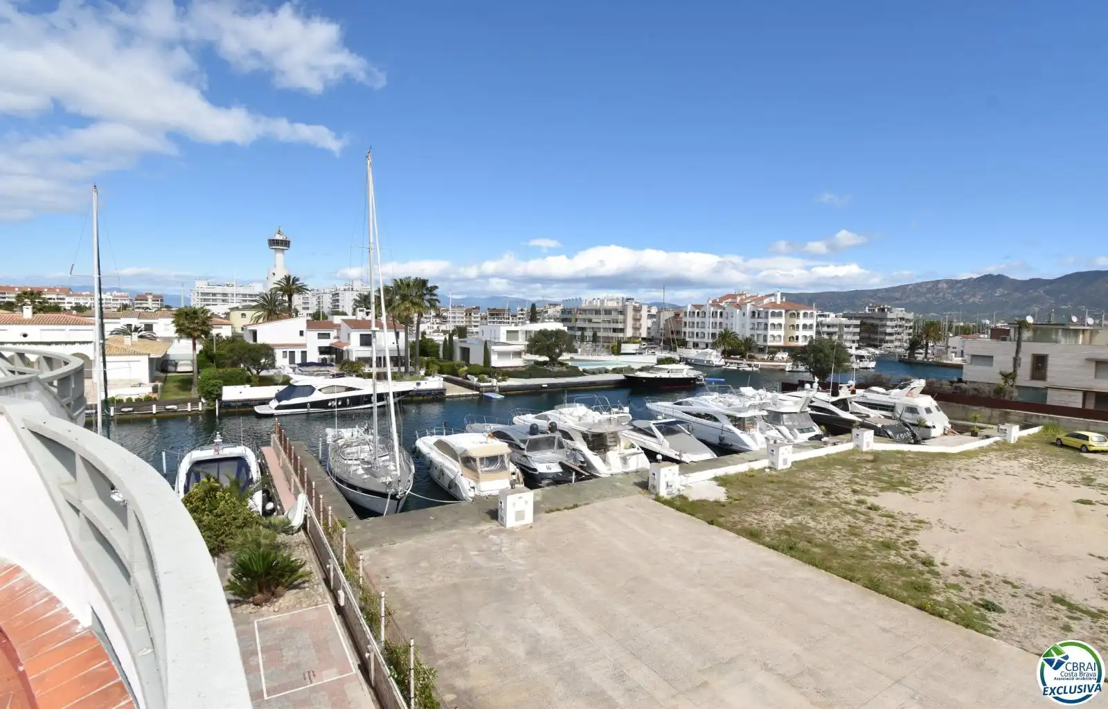 Parking de Casa o chalet en venta en Empuriabrava con Aire acondicionado, Calefacción y Terraza