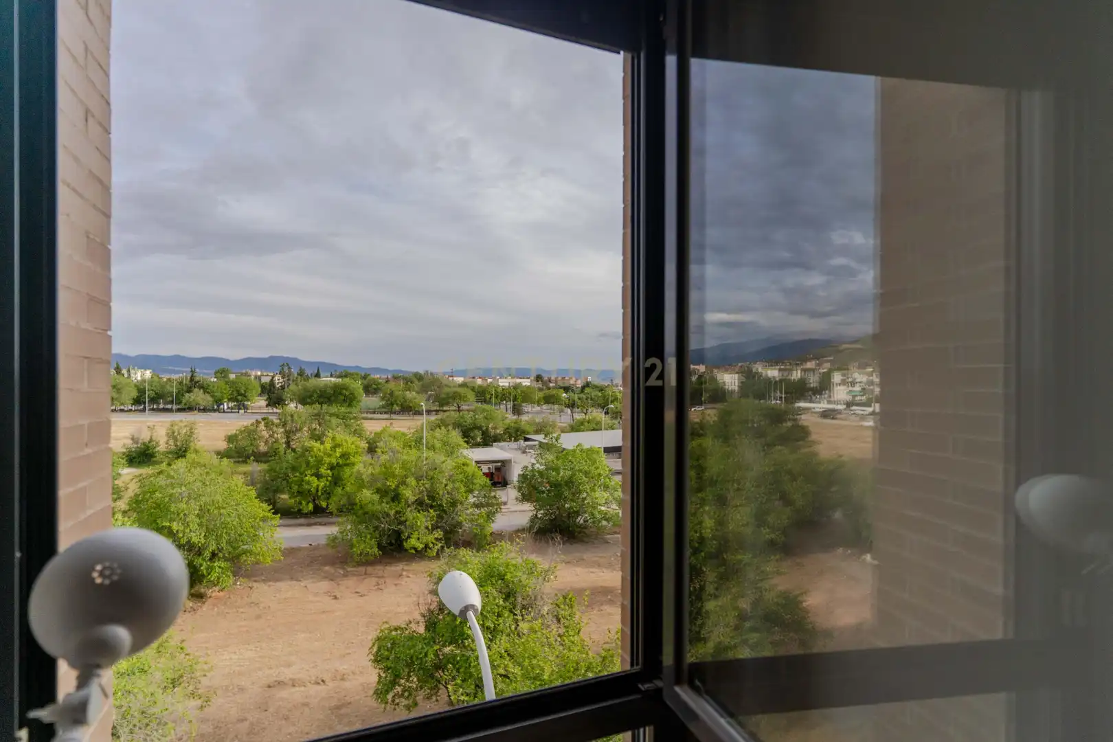 Vista exterior de Piso en venta en Granada con Jardín privado, Trastero y Piscina comunitaria
