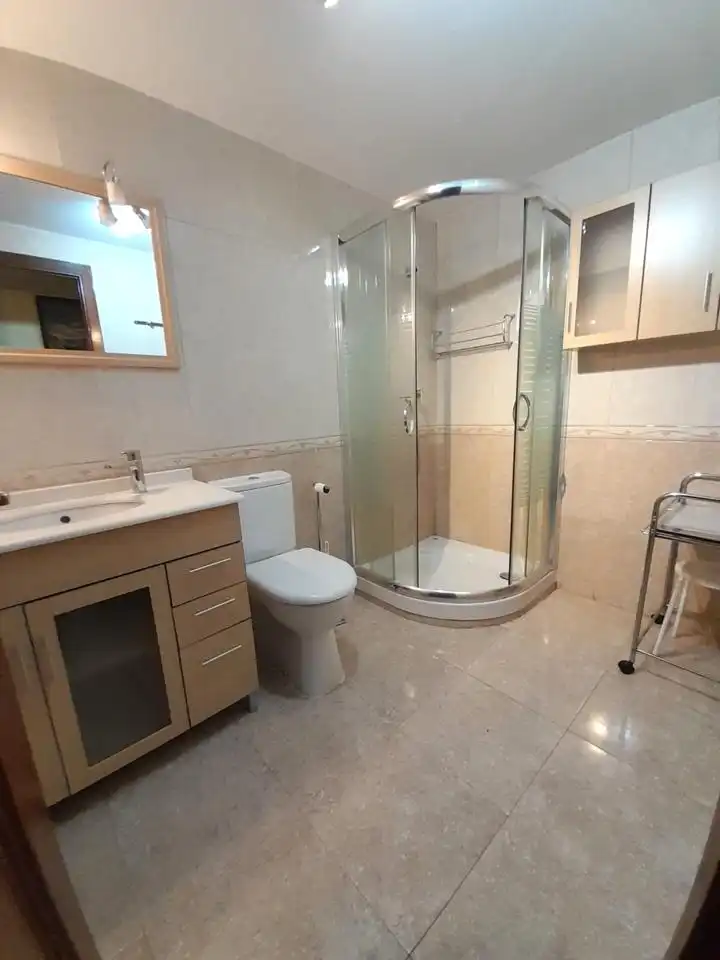 Badezimmer von Wohnung zum Verkauf in Zaragoza mit Heizung, Abstellraum und Balkon