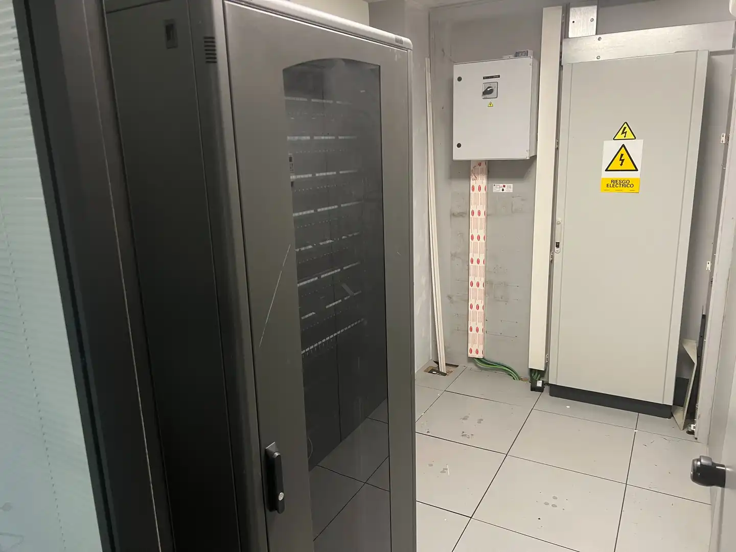 Office for rent in Madrid  with Air Conditioner, Heating and Furnished