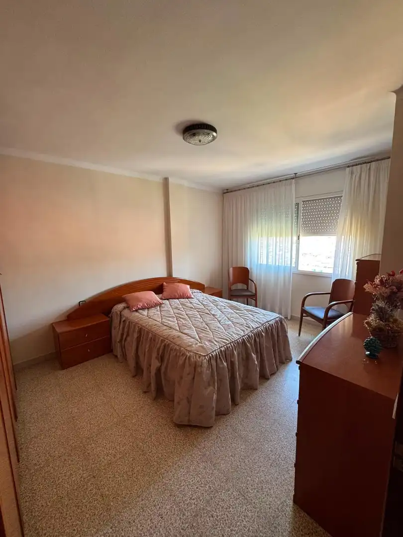 Habitación de Piso en venta en Cornellà de Llobregat con Aire acondicionado, Calefacción y Balcón